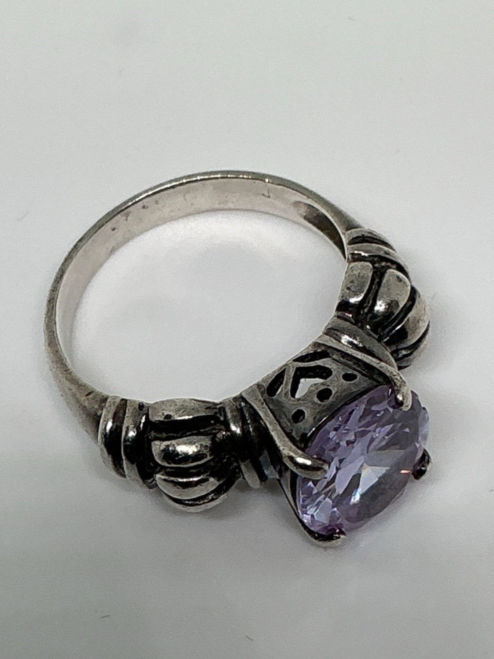 Sterling Silver 925 Lavender Amethyst CZ Solitaire Cocktail Ring Ribbed Shoulder - Picture 4 of 6